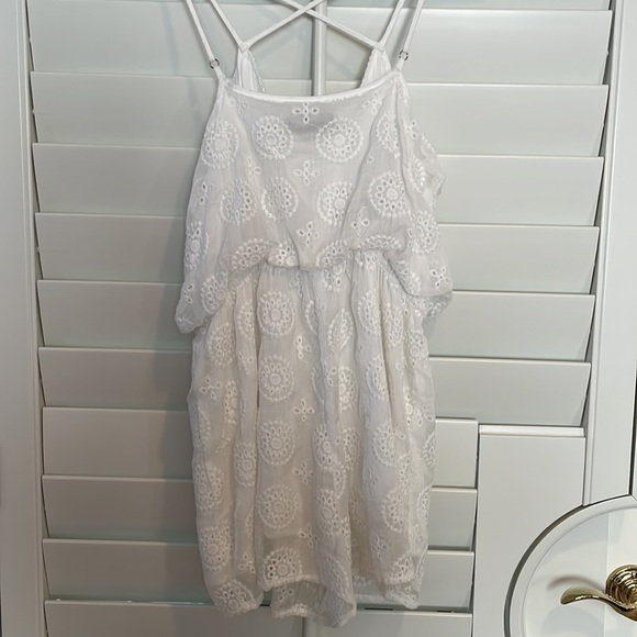 do + be white embroidered romper - Picture 3 of 3